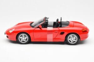 Porsche Boxster 986 Rouge UT Models 1:18 180065830 Métal — image 3 sur 6