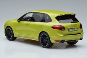 Porsche Cayenne GTS 92A Peridot Vert GT Spirit 1:18 GT020A Résine — image 5 sur 6