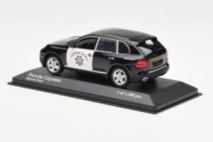 Porsche Cayenne 9PA Highway Patrol Minichamps 1:43 400066291 Métal — image 3 sur 4