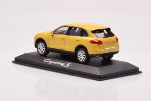 Porsche Cayenne 92A Jaune Sable Minichamps 1:43 WAP0200060B Métal — image 3 sur 4