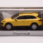 Porsche Cayenne 92A Jaune Sable Minichamps 1:43 - image 4 of 4