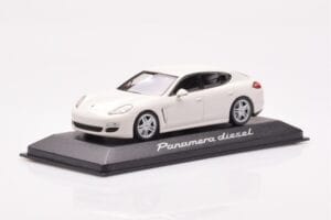 Porsche Panamera 970 Diesel Carrara Blanc Minichamps 1:43 WAP0200090C Métal — image 2 sur 4