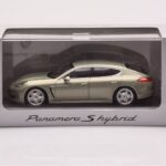 Porsche Panamera 970 S Hybrid Critall Vert Minichamps 1:43 - image 4 of 4