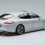 Porsche Panamera 970 Turbo Argent Norev 1:18 - image 3 of 7