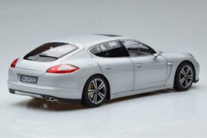 Porsche Panamera 970 Turbo Argent Norev 1:18 187609 Métal — image 3 sur 7