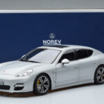Porsche Panamera 970 Turbo Argent Norev 1:18 - image 7 of 7