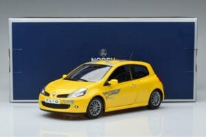 Renault Clio RS Mk3 F1 Team Norev 1:18 185236 Métal — image 7 sur 7