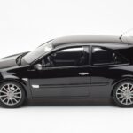 Renault Megane 2 RS Phase 2 Noir Otto 1:18 - image 3 of 6