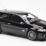Renault Megane 2 RS Phase 2 Noir Otto 1:18 - image 4 of 6