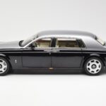 Rolls-Royce Phantom VII EWB Noir et Argent Kyosho 1:18 - image 4 of 8