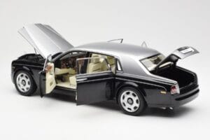 Rolls-Royce Phantom VII EWB Noir et Argent Kyosho 1:18 08841BKS Métal — image 5 sur 8