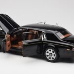 Rolls-Royce Phantom VII EWB Diamond Noir Kyosho 1:18 - image 5 of 8