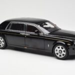 Rolls-Royce Phantom VII EWB Diamond Noir Kyosho 1:18 - image 6 of 8