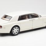Rolls-Royce Phantom VII EWB English Blanc Kyosho 1:18 - image 3 of 8