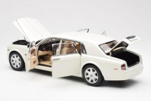 Rolls-Royce Phantom VII EWB English Blanc Kyosho 1:18 08841EW2 Métal — image 5 sur 8
