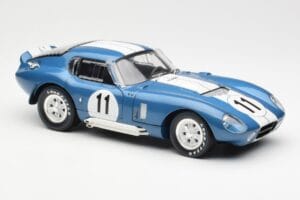 Shelby Daytona Cobra Coupe #11 S. Thompson 24 Hours of Le Mans 1965 CMR 1:18 CMR114 Métal — image 6 sur 8
