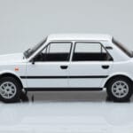 Skoda 130 L Blanc IXO 1:18 - image 3 of 6