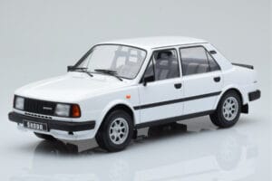 Skoda 130 L Blanc IXO 1:18