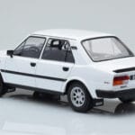 Skoda 130 L Blanc IXO 1:18 - image 5 of 6