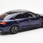 Skoda Octavia Pro Bleu FAW 1:18 - image 3 of 8