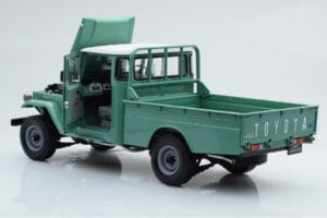 Toyota Land Cruiser 40 4x4 Pickup Vert Kyosho 1:18 08958FG Métal — image 3 sur 8