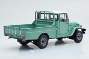 Toyota Land Cruiser 40 4x4 Pickup Vert Kyosho 1:18 08958FG Métal — image 4 sur 8