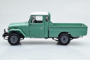 Toyota Land Cruiser 40 4x4 Pickup Vert Kyosho 1:18 08958FG Métal — image 5 sur 8