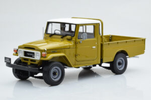 Toyota Land Cruiser 40 4x4 Pickup Olive Kyosho 1:18