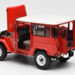 Toyota Land Cruiser FJ40 Van Rouge Kyosho 1:18 - image 5 of 8