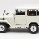 Toyota Land Cruiser FJ40 Van Blanc Kyosho 1:18 - image 4 of 8