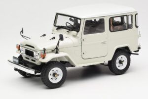 Toyota Land Cruiser FJ40 Van Blanc Kyosho 1:18