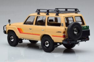 Toyota Land Cruiser 60 Beige Avec Pièces Optionnelles Kyosho 1:18 08956XBE Métal — image 6 sur 12