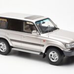 Toyota Land Cruiser HDJ80 Beige Métallique Otto 1:18 - image 4 of 6