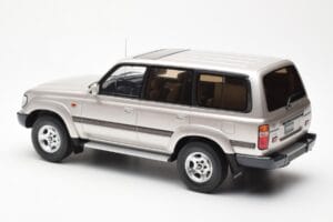 Toyota Land Cruiser HDJ80 Beige Métallique Otto 1:18 OT438 Résine — image 5 sur 6