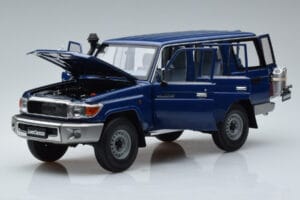 Toyota Land Cruiser J76 Bleu Almost Real 1:18 870101 Métal — image 2 sur 7
