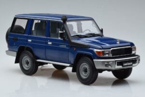 Toyota Land Cruiser J76 Bleu Almost Real 1:18 870101 Métal — image 5 sur 7