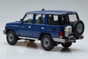 Toyota Land Cruiser J76 Bleu Almost Real 1:18 870101 Métal — image 6 sur 7