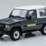 Toyota Land Cruiser LJ73 Gris Otto 1:18