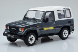 Toyota Land Cruiser LJ73 Gris Otto 1:18