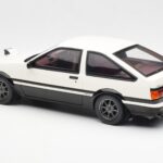 Toyota Sprinter Trueno AE86 Blanc Otto 1:18 - image 5 of 6