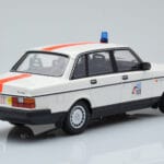 Volvo 240 GL Police Belgique Minichamps 1:18 - image 2 of 6