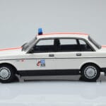 Volvo 240 GL Police Belgique Minichamps 1:18 - image 3 of 6
