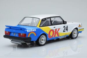 Volvo 240 Turbo Beckers #24 P.G. Andersson Nurburgring 1985 IXO 1:18 18RMC105A Métal — image 2 sur 6