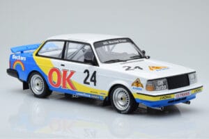Volvo 240 Turbo Beckers #24 P.G. Andersson Nurburgring 1985 IXO 1:18 18RMC105A Métal — image 4 sur 6