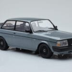 Volvo 240 Turbo Gris IXO 1:18 - image 4 of 6