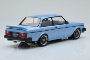 Volvo 240 Turbo Bleu Clair IXO 1:18 18MCC090 Métal — image 2 sur 6