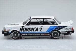 Volvo 240 Turbo Nordica #2 U. Granberg / T. Lindstrom ETCC Brno 1986 IXO 1:18 18RMC088 Métal — image 3 sur 6