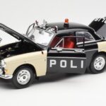 Volvo P121 Police Revell 1:18 - image 2 of 8