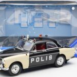 Volvo P121 Police Revell 1:18 - image 8 of 8