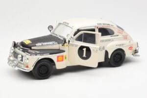 Volvo PV 544 Rally Revell 1:18 8922 Métal — image 2 sur 8